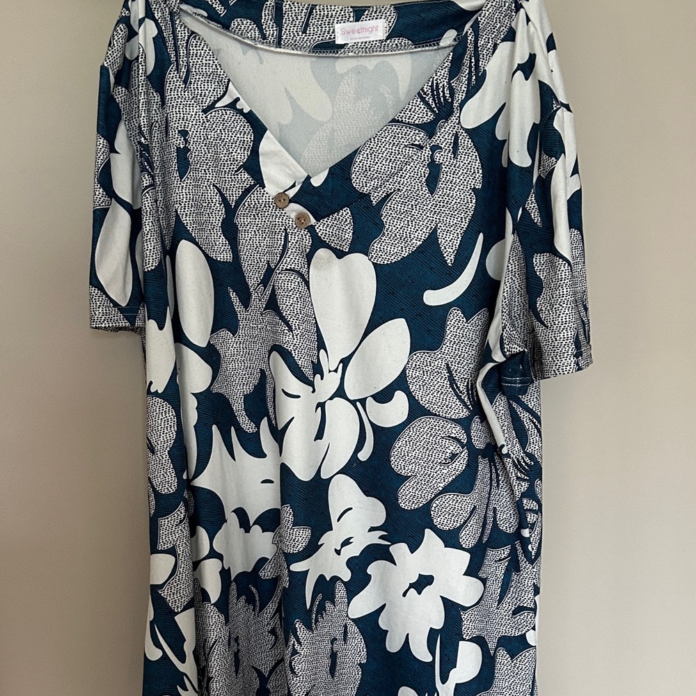 Sweetnight Size XL Elegant Floral V-Neck Blouse - Teal and White